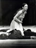 Final scene: Juliet (Francesca Annis) and Romeo (Ian McKellen)