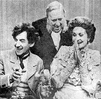 Dunyasha (Selina Cadell) and Lo...