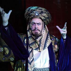2005, ALADDIN: Abbanazar (Roger Allam)  - Photo by Manuel Harlan