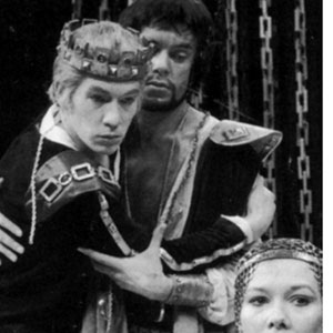 Edward II (Ian McKellen), Gaveston (James Laurenson), and Queen Isabella (Diane Fletcher)