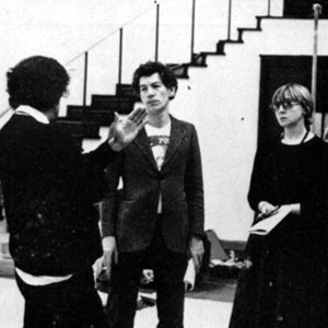 1976, THE WINTER'S TALE: Claire Lunghi (Perdita), John Barton (director), Ian McKellen (Leontes), Barbara Leigh-Hunt (Paulina), and Marilyn Taylerson (Hermione) in rehearsal at Royal Shakespeare Theatre, Stratford-upon-Avon  