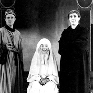 Edward (Brian Oatley), Margaret (Ian McKellen), Bacon (Geoffrey Tetlow)