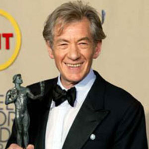 2002, THE LORD OF THE RINGS: THE FELLOWSHIP OF THE RING: Screen Actors Guild Awards.  Sir Ians wardrobe by <a href=http://www.johnvarvatos.com target =_blank>John Varvatos</a>.  - Photo by Reuters/Fred Greaves