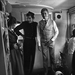 1972, RULING THE ROOST: Backstage: Moira Redmond, Ian McKellen, Robin Ellis,  John Moreno, Robert Eddison  - Photo by Nigel Luckhurst