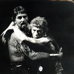 Lightborn (Robert Eddison) and Edward II (Ian McKellen)