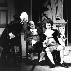1985, THE CRITIC: Sneer (Jonathan Hyde), Dangle (Roy Kinnear), Puff (Ian McKellen), Sir Christopher Hatten (Simon Dutton), Sir Walter Raleigh (Tristram Wymark)  - Photo by John Haynes
