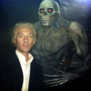 Cuza (Ian McKellen) and Molasar