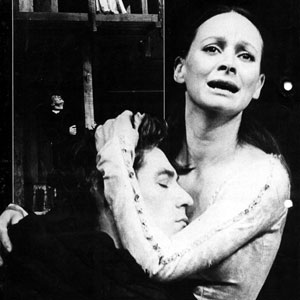 1976, ROMEO AND JULIET (1976): Romeo (Ian McKellen) and Juliet (Francesca Annis)  - Photo by Nobby Clark