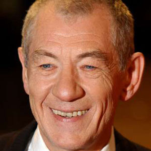 2004, THE LORD OF THE RINGS: RETURN OF THE KING: Arriving at BAFTA Awards, London, 15 February 2004.  Sir Ians wardrobe by <a href=http://www.johnvarvatos.com target =_blank>John Varvatos</a>.  - Photo by Reuters/David Bebber