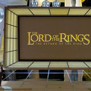 2004, THE LORD OF THE RINGS: RETURN OF THE KING: On stage at the Oscars, introducing ROTK clip.  - Photo by AP/Mark J Terrill