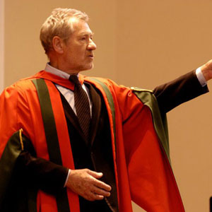 2004,   Ian McKellen recieves honorary degree from Leeds University, 29 April 2004  - Photo by Richard Moran