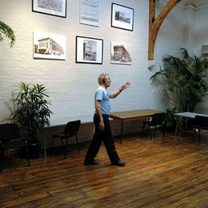 2004, ALADDIN: Vocal exercise to prepare for singing -- rehearsal room at Old Vic  - Photo by Keith Stern