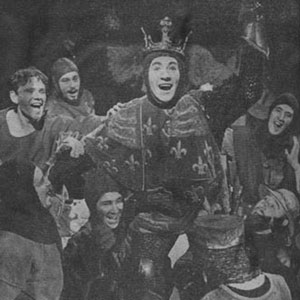 1963, HENRY V (1963): Entry into Harfleur, Ian McKellen (centre) with other members of the cast.  
