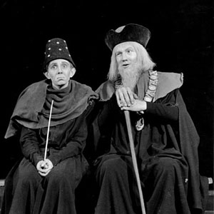 1959, HENRY IV PART 2 (Cambridge): Is Old Double of your town living yet? Act III, Scene 2. Silence (Michael Burrell) and Shallow (Ian McKellen)  - Photo by Edward Leigh