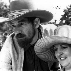 Lawrence (Ian McKellen) and Brett (Penelope Keith)