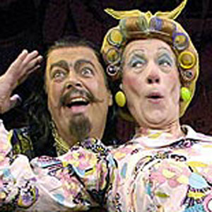 2005, ALADDIN: Abbanazar (Roger Allam) and Widow Twankey (Ian McKellen)  - Photo by Geraint Lewis