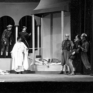 Act V Scene 5: I bleed, sir, but not killed. (Ian McKellen under arch right)