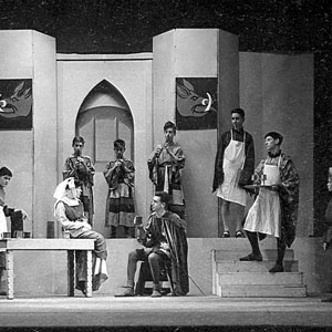 Act II, Scene 4 (Ian McKellen on steps right)