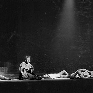 1961, HENRY VI PARTS 2 AND 3 (Cambridge): King Henry (Ian McKellen, center) and Lord Sal (Trevor Nunn, prone right)  