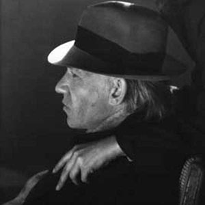 Cuza (Ian McKellen) with his beloved daughter (Alberta Watson)