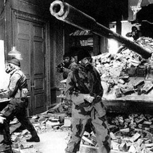 Richards tank crashes through the walls of King Henrys HQ