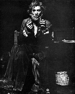 Dr Faustus (Ian McKellen) near the end